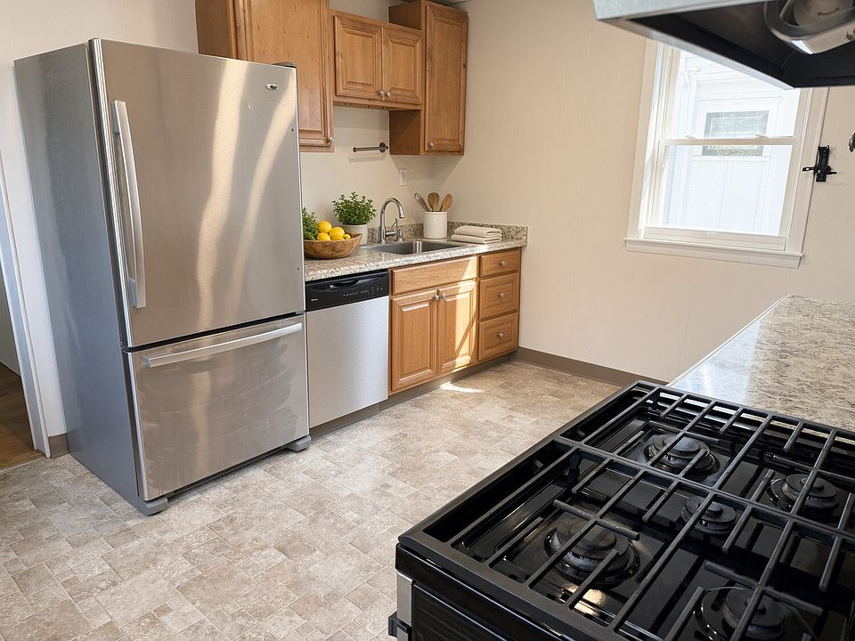 1st image of 88 Concord Ave #2