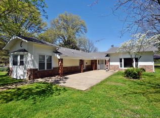 415 W Maple St, Stilwell, OK 74960