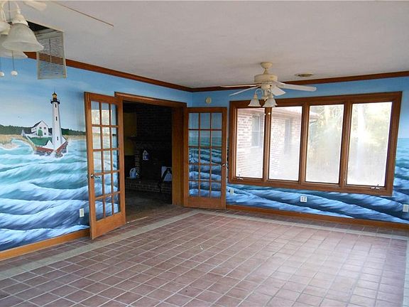 5th image of 615 Ivison Ln
