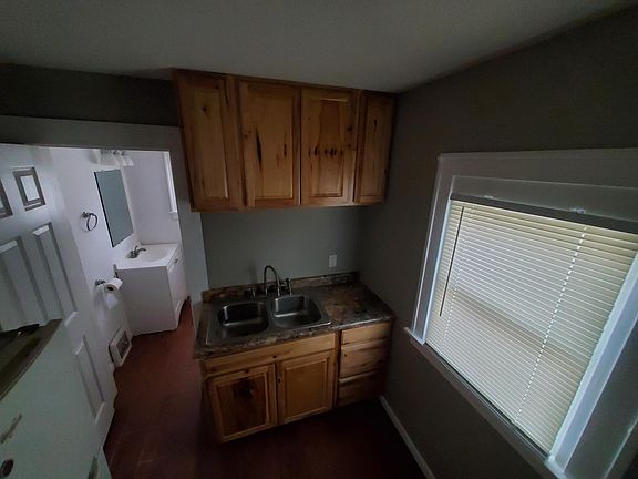 3rd image of 5549 43rd Ave S