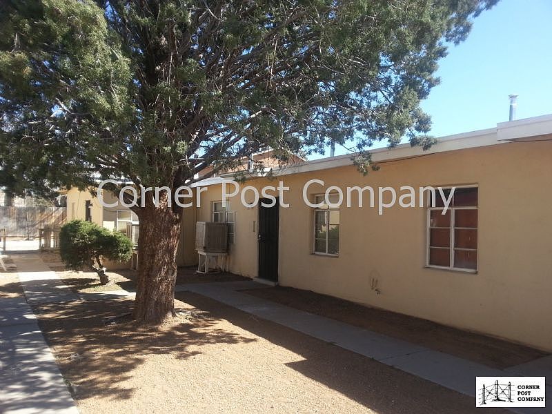 1st image of 514 Alvarado Dr SE APT 2