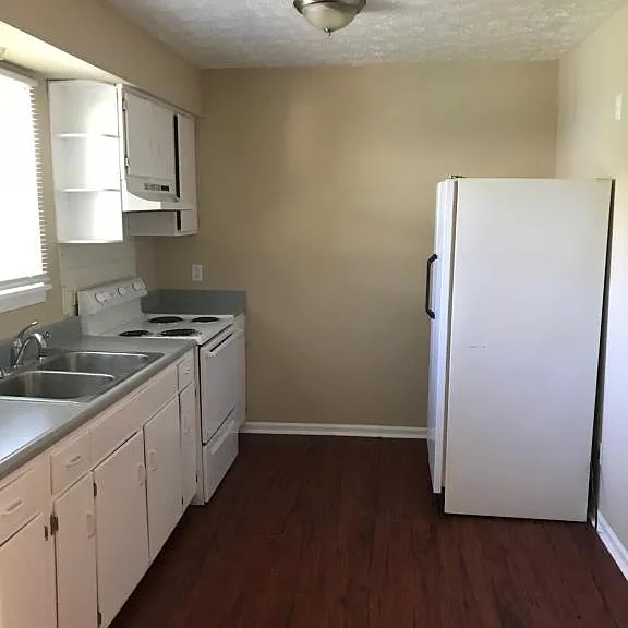 1811 Dalton Ct #B — Photo 7