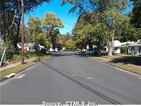 2nd image of 292 Woodycrest Dr