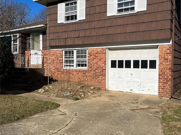 957 Oyster Bay Road, East Norwich, NY 11732