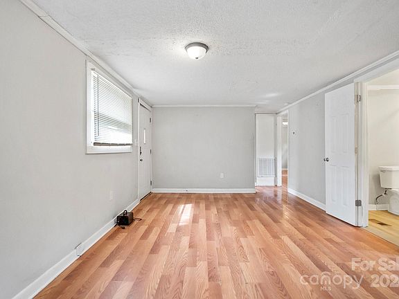 4th image of 510 S Hoyle St