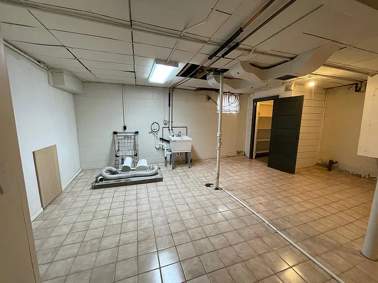 Laundry room with storage
