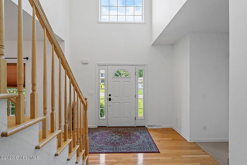 4th image of 5 Ridgewood Drive
