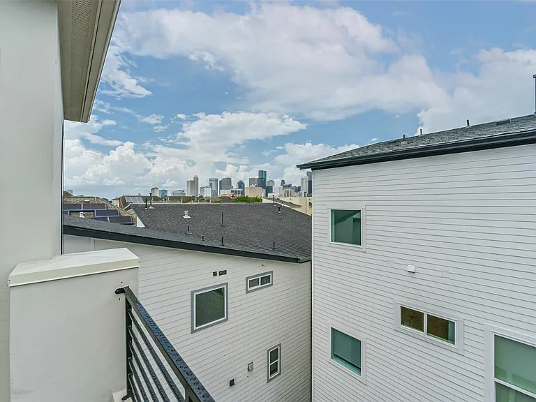 2408 Emancipation Ave #A — Photo 15