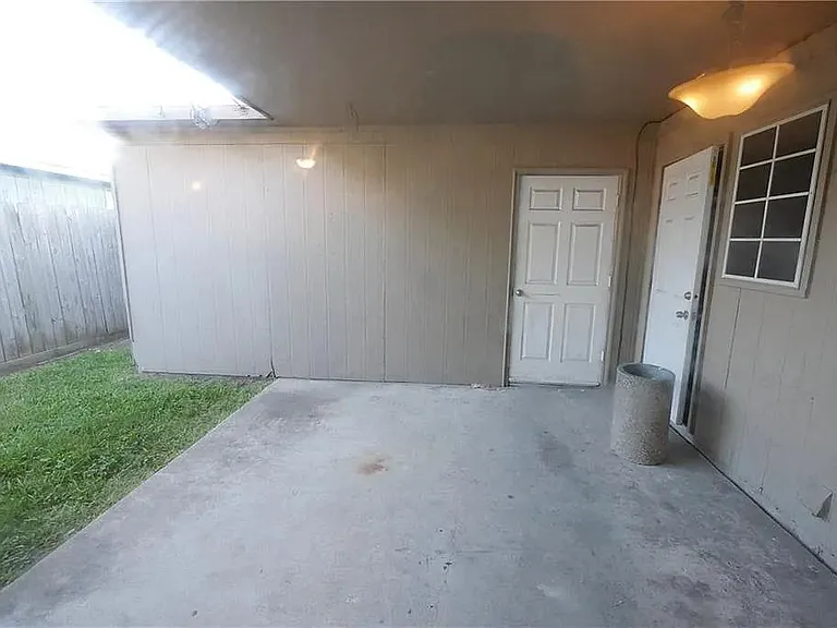 5001 Meandering Ln #A — Photo 4