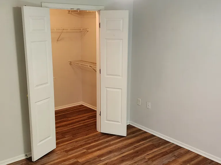Master Bedroom walking closet.