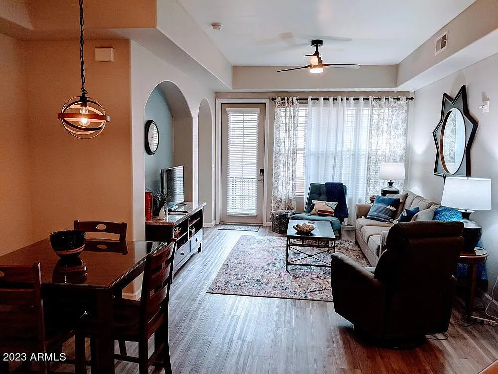2 bed, 2.0 bath, 1289 sqft, $2,000 — Photo 4