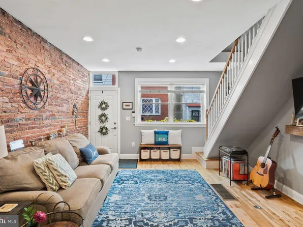 737 Latona St, Philadelphia, PA 19147