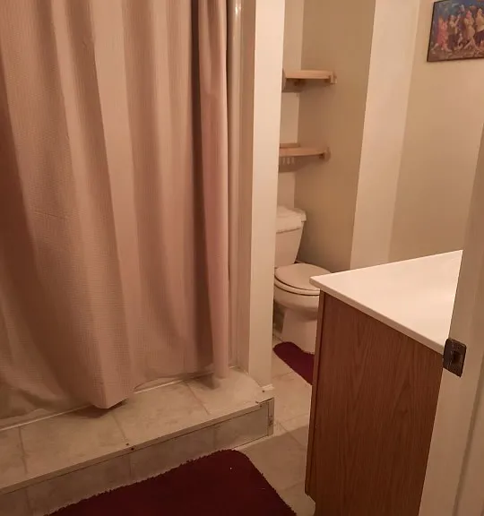 118 Elles Ave #A — Photo 6