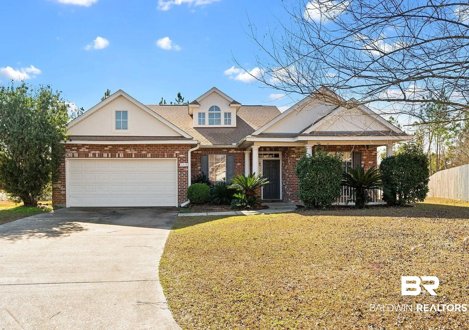 3 bed, 2.0 bath, 2000 sqft, $1,850 — Photo 1
