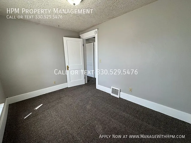 2325 Clyde Pl SW — Photo 15