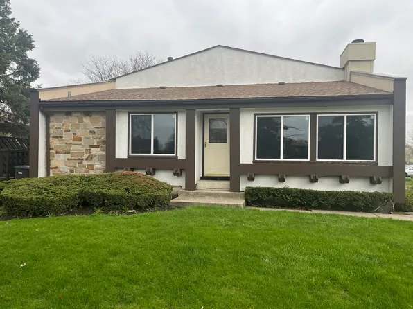 203 Cascade Dr #203, La Grange, IL 60525