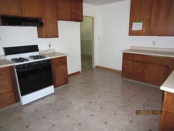 4th image of 6121 Emerson Ln