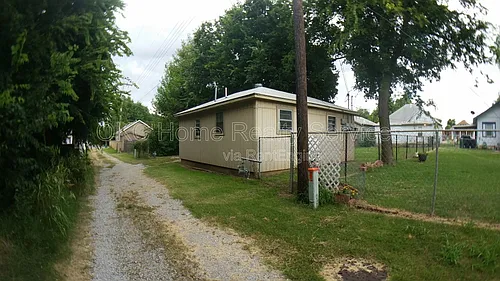 115 SW 23rd St Photo 1
