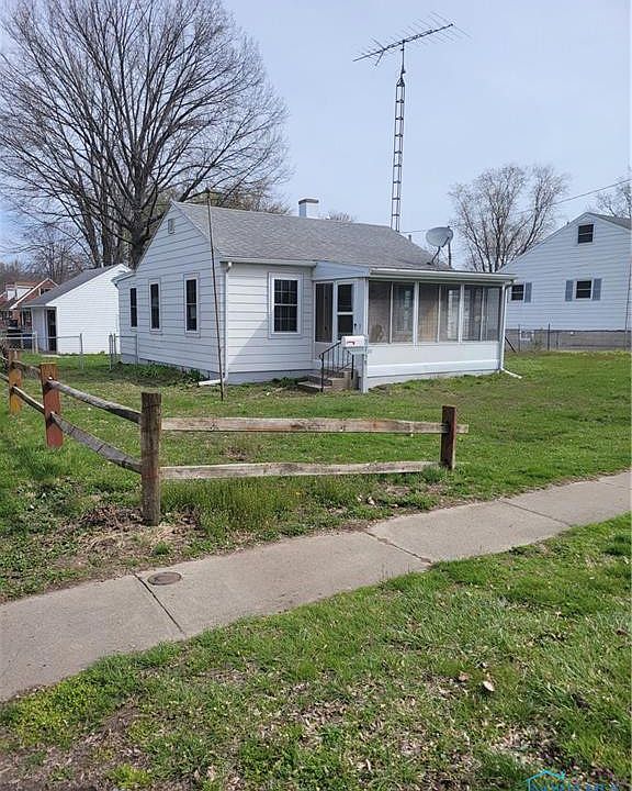 1st image of 3758 McGregor Ln