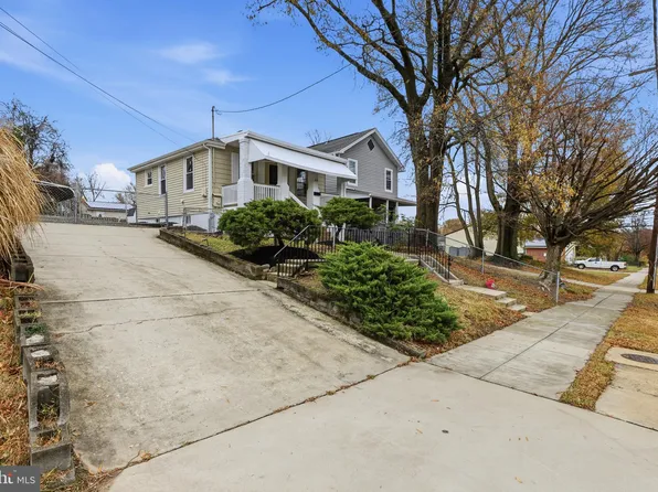 833 Eastern Ave, Fairmount Heights, MD 20743