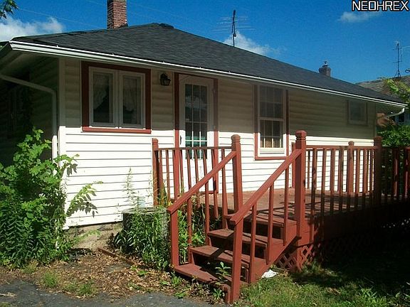 2nd image of 385 Bonnie Brae Ave SE