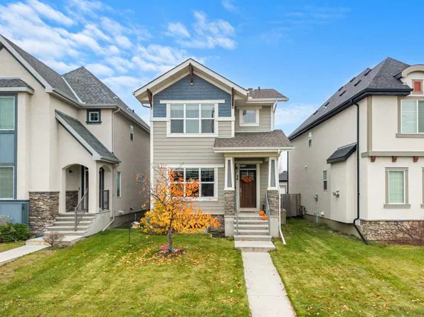24 NW Marquis Grn SE, Calgary, AB T3M 1X7