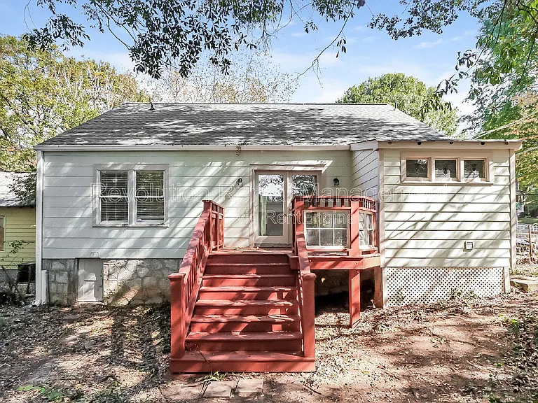 371 Haas Ave SE — Photo 15
