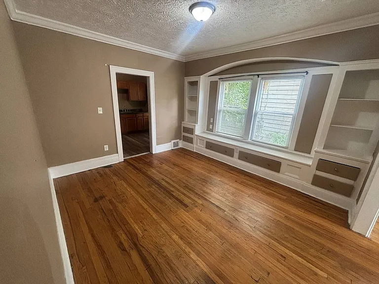 3301 E 143rd Street Cleveland OH 44120 — Photo 4