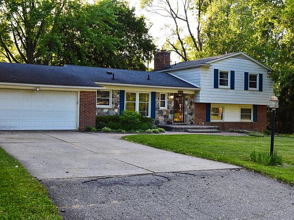 3rd image of 2740 Alveston Dr