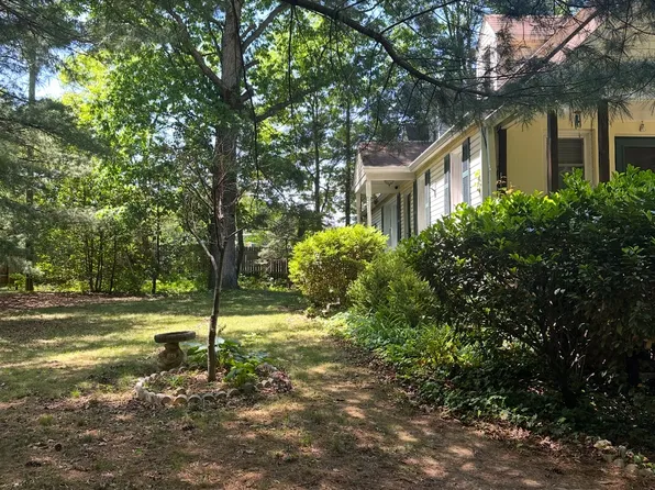 3820 Russell Rd, Woodbridge, VA 22192