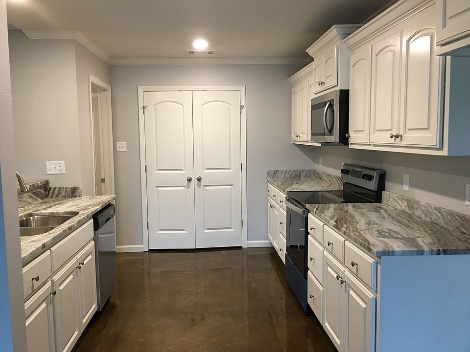 1st image of 5861 Heritage Heights Dr