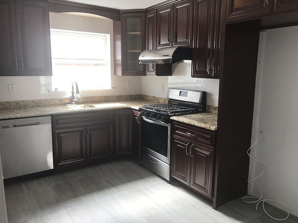 1st image of 821 Revere Ave #2
