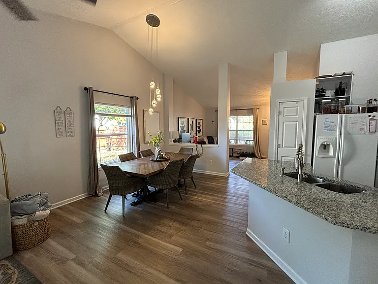 218 Walter Ct — Photo 26