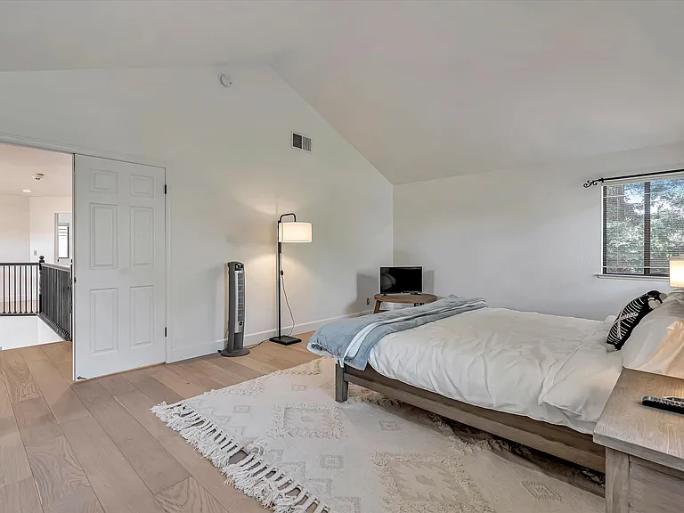 133 Madrid Way — Photo 7