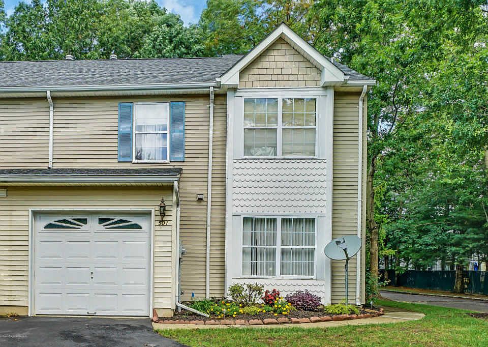 1st image of 501 Woodbine Ln #1000