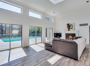 32 Lewis Rd, East Quogue, NY 11942