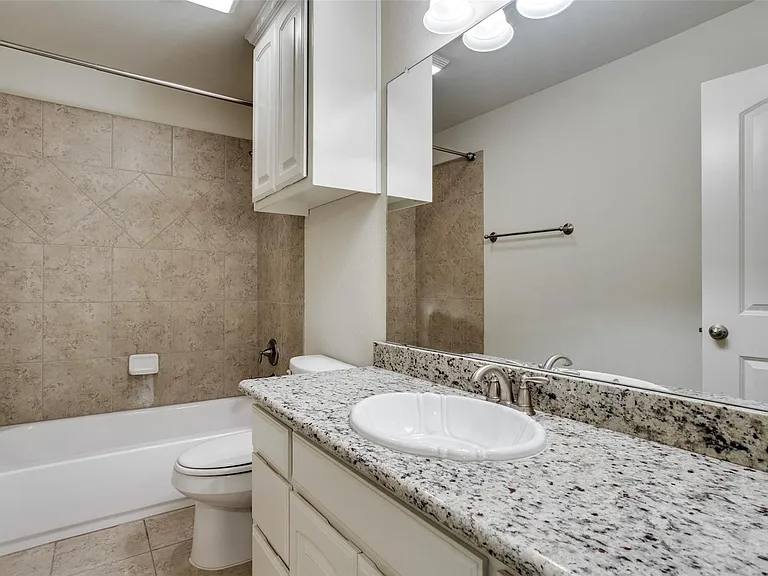 1809 Evergreen Ct — Photo 12