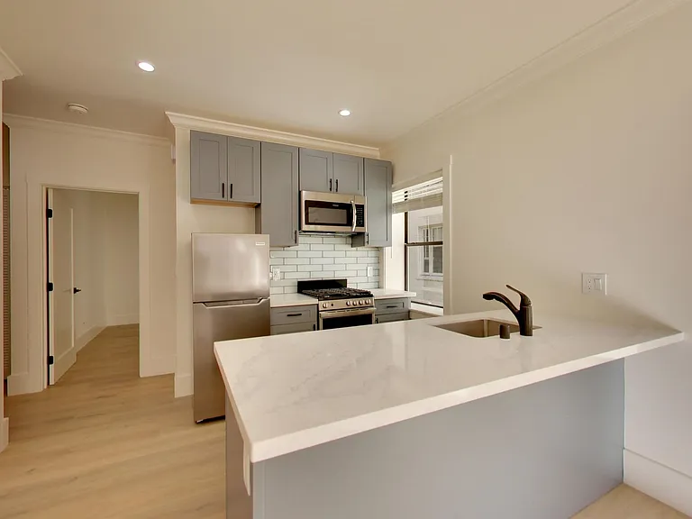 535 Taylor Street — Photo 9