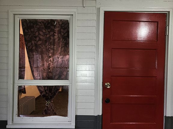 2nd image of 222 Avenue F