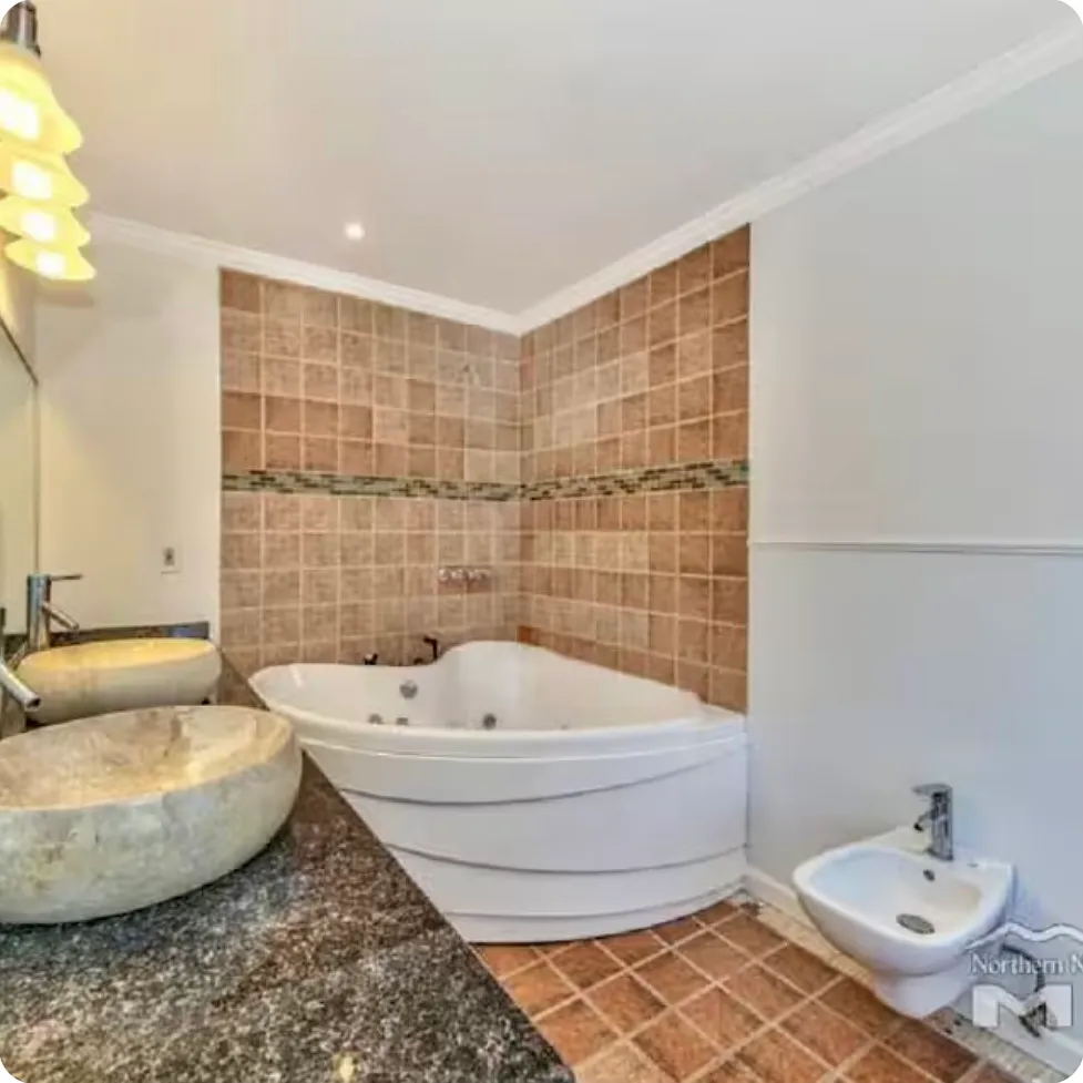 377 Maryanne Dr — Photo 1