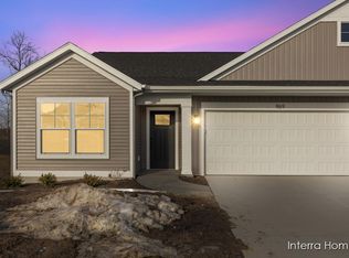 969 NW Scioto Dr NW #20, Comstock Park, MI 49321