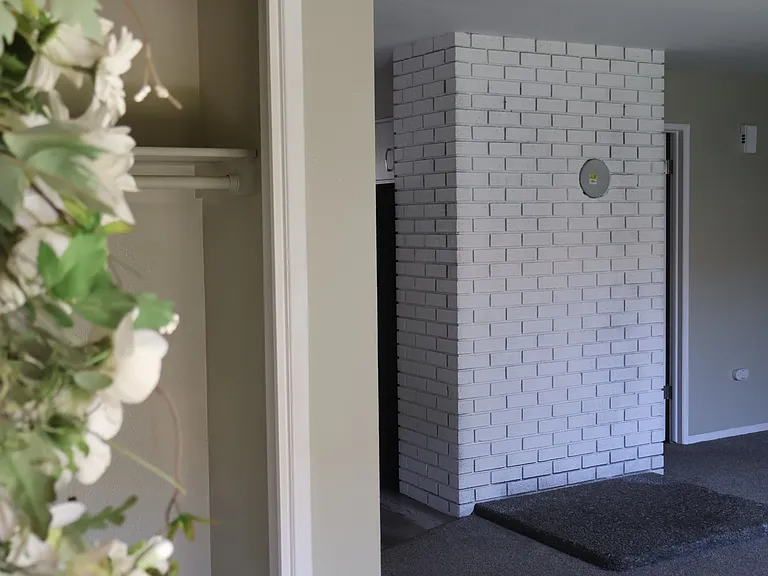 2828 N Julia St — Photo 8