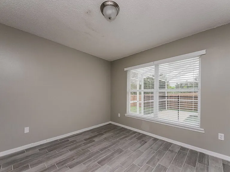 1125 Winding Water Way — Photo 9