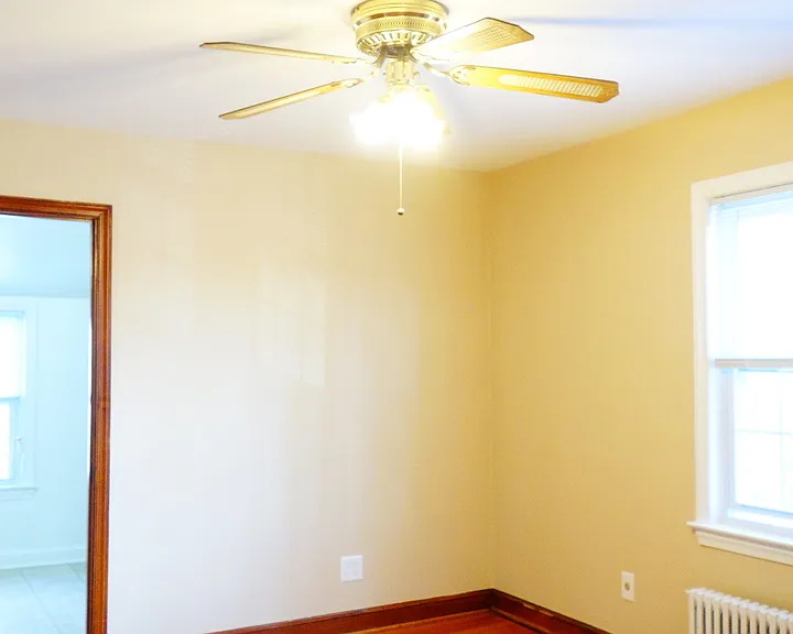 806 Houston Ave — Photo 9