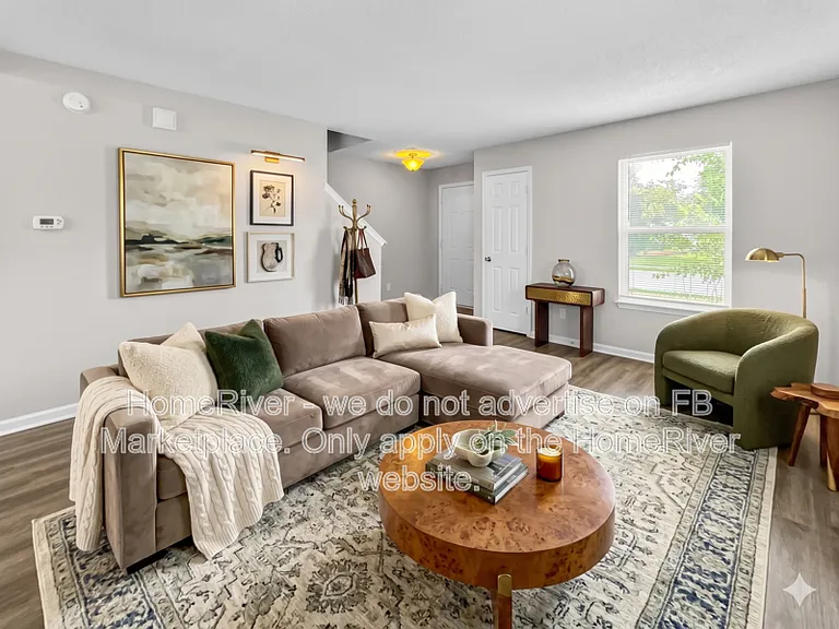 10940 Daylight Dr — Photo 2