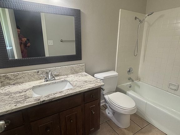 4th image of 4101 Monroe Dr