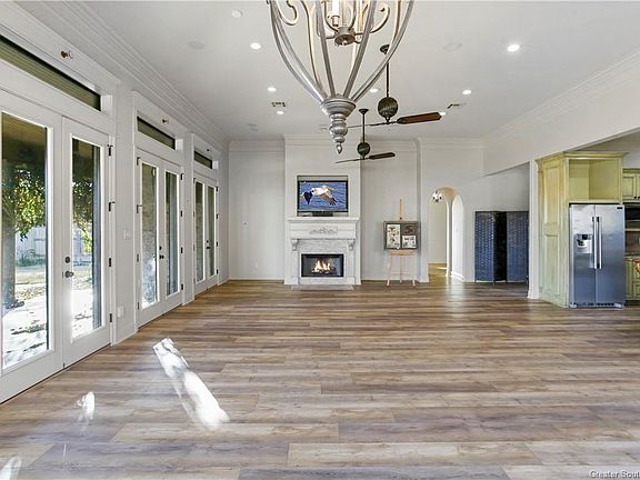 4th image of 909 Worthington Blvd