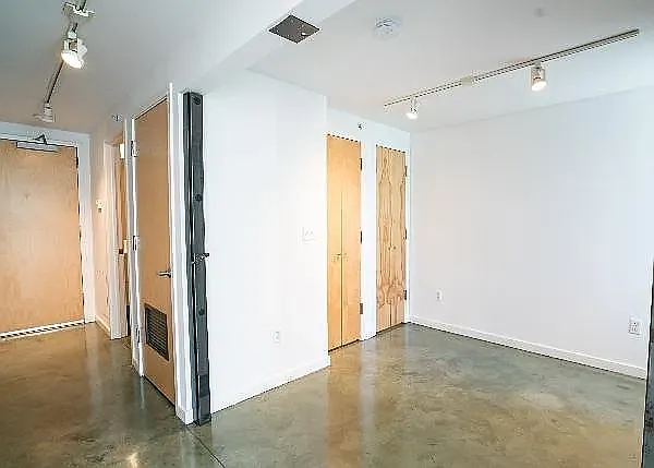 Glasdore Lofts — Photo 7