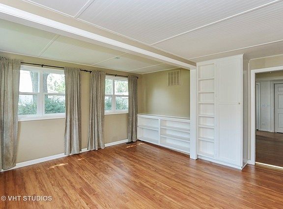 2nd image of 1426 Idlewild Dr