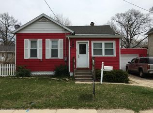 2360 McCracken St, Muskegon, MI 49441